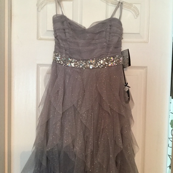 Grey ruffle prom dress - Picture 7 of 8
